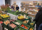 Im Concept Store werden frische und regionale Produkte des täglichen Bedarfs angeboten und verkauft. 