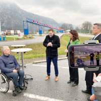 Intelligentes Lkw-Kolonnenparken auf der Tank- und Rastanlage "Inntal West" an der A 93 . V.l.n.r.: Hajo Gruber, Bürgermeister von Kiefersfelden, Bayerns Verkehrsminister Dr. Hans Reichhart, Tirols Verkehrslandesrätin und Landeshauptmannsstellvertreterin Ingrid Felipe, MdL Otto Lederer