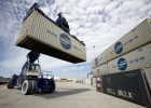 Containertransport im Bayernhafen