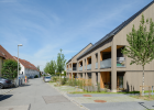 Blick von der Straße auf die Wohnanlage in der Heinrich-Held-Straße in Nürnberg-Katzwang